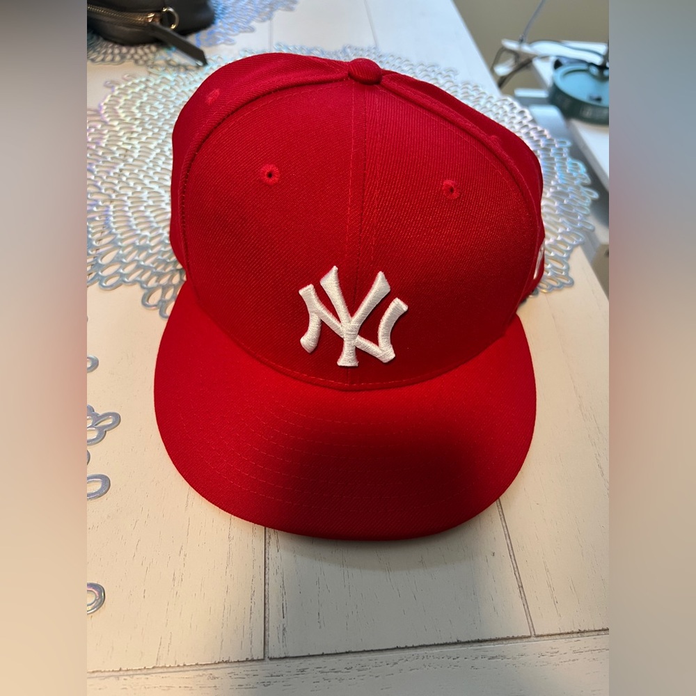 NY New Era 🧢 Cap! - Picture 2 of 9